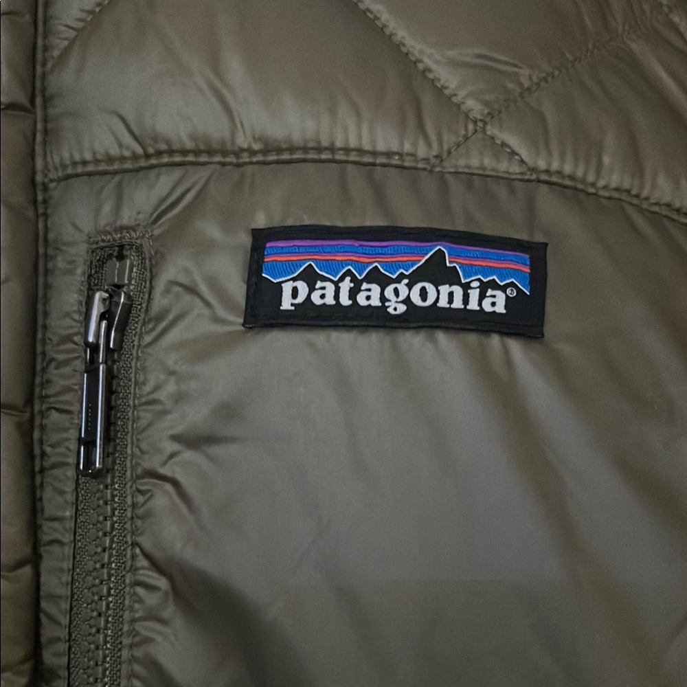 Patagonia Sage Green Quilted Coat - Picture 2 of 7